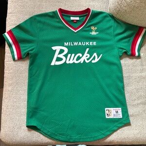 Mitchell & Ness Milwaukee Bucks HWC, Script Mesh V-Neck T-Shirt Jersey